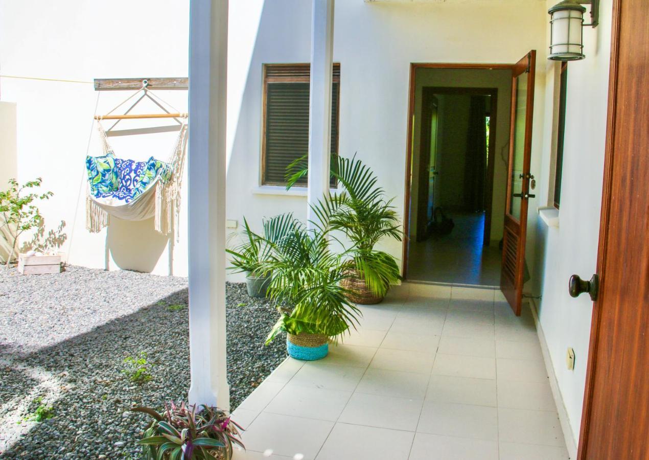 The Hideaway At Hughes Point Hotel Freetown Village Exterior foto