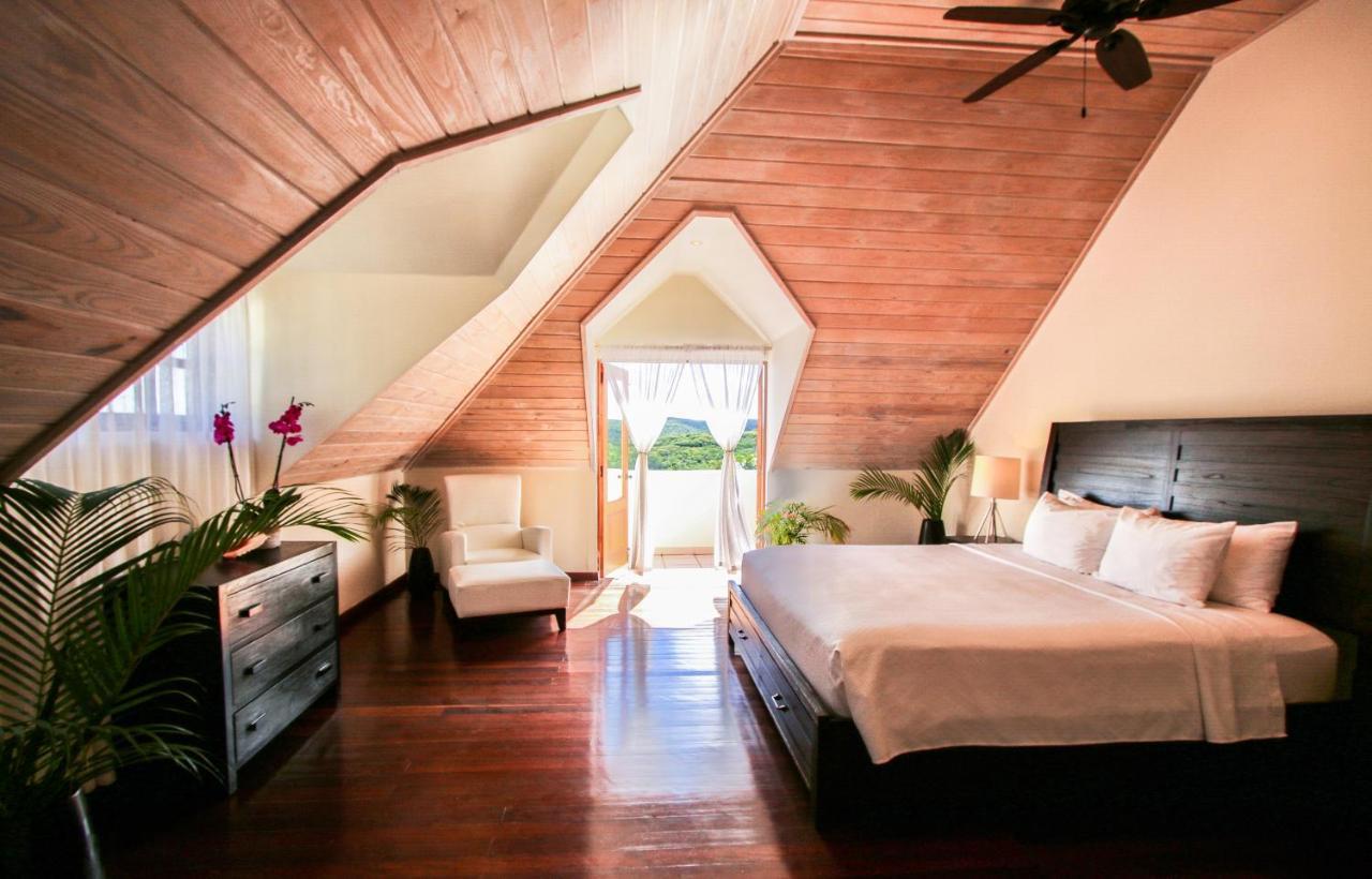 The Hideaway At Hughes Point Hotel Freetown Village Exterior foto